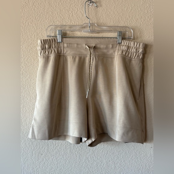 Lululemon Soft Ambitions High Rise Short Size 12 - Picture 4 of 10